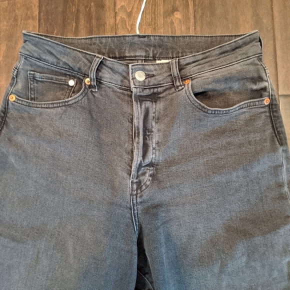 BNWT High Rise Mom Fit Jeans 🥰 - Picture 5 of 9